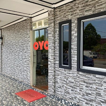 Oyo 90205 Bayu Sintok Motel Changlun Buitenkant foto