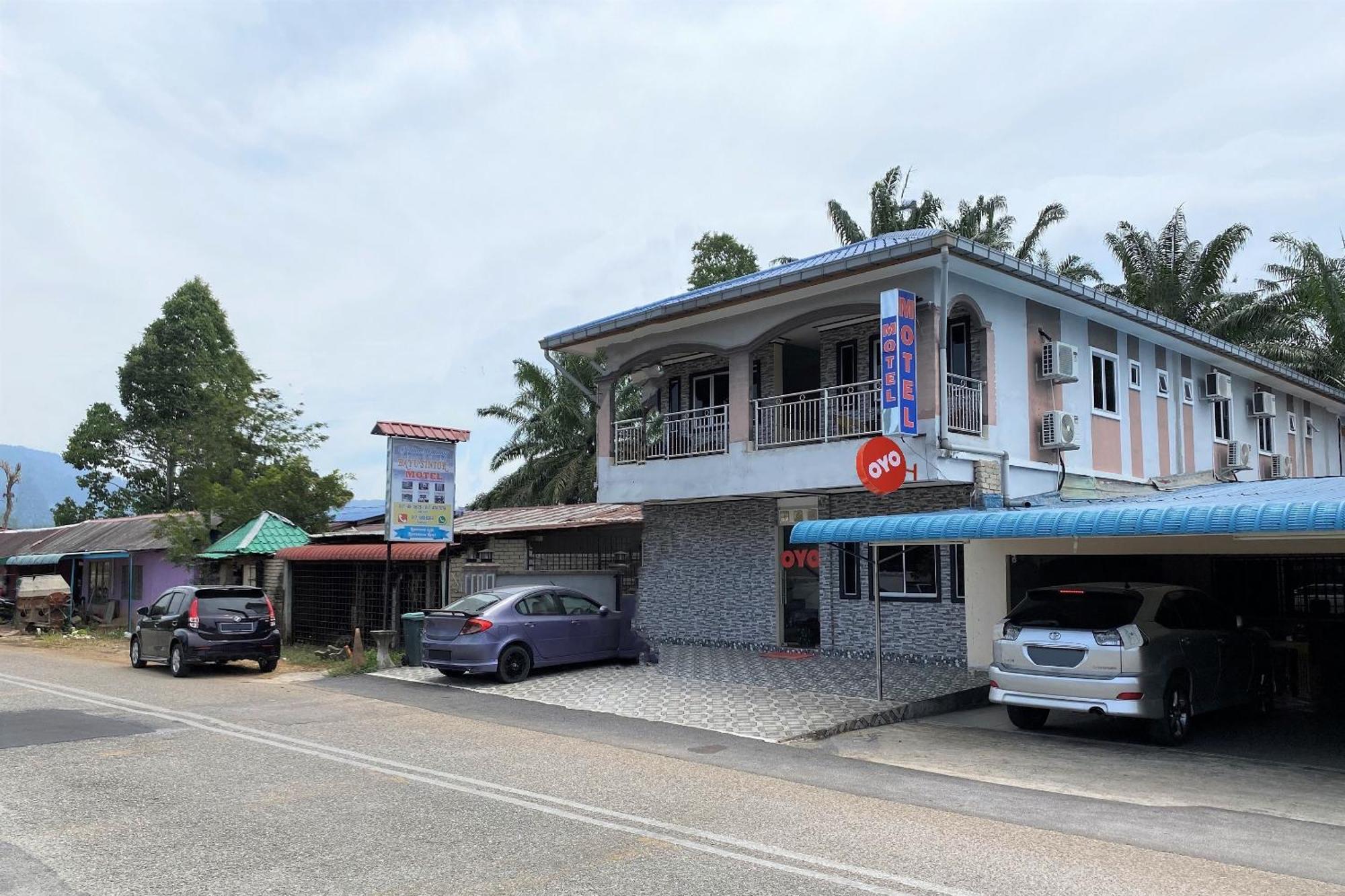 Oyo 90205 Bayu Sintok Motel Changlun Buitenkant foto