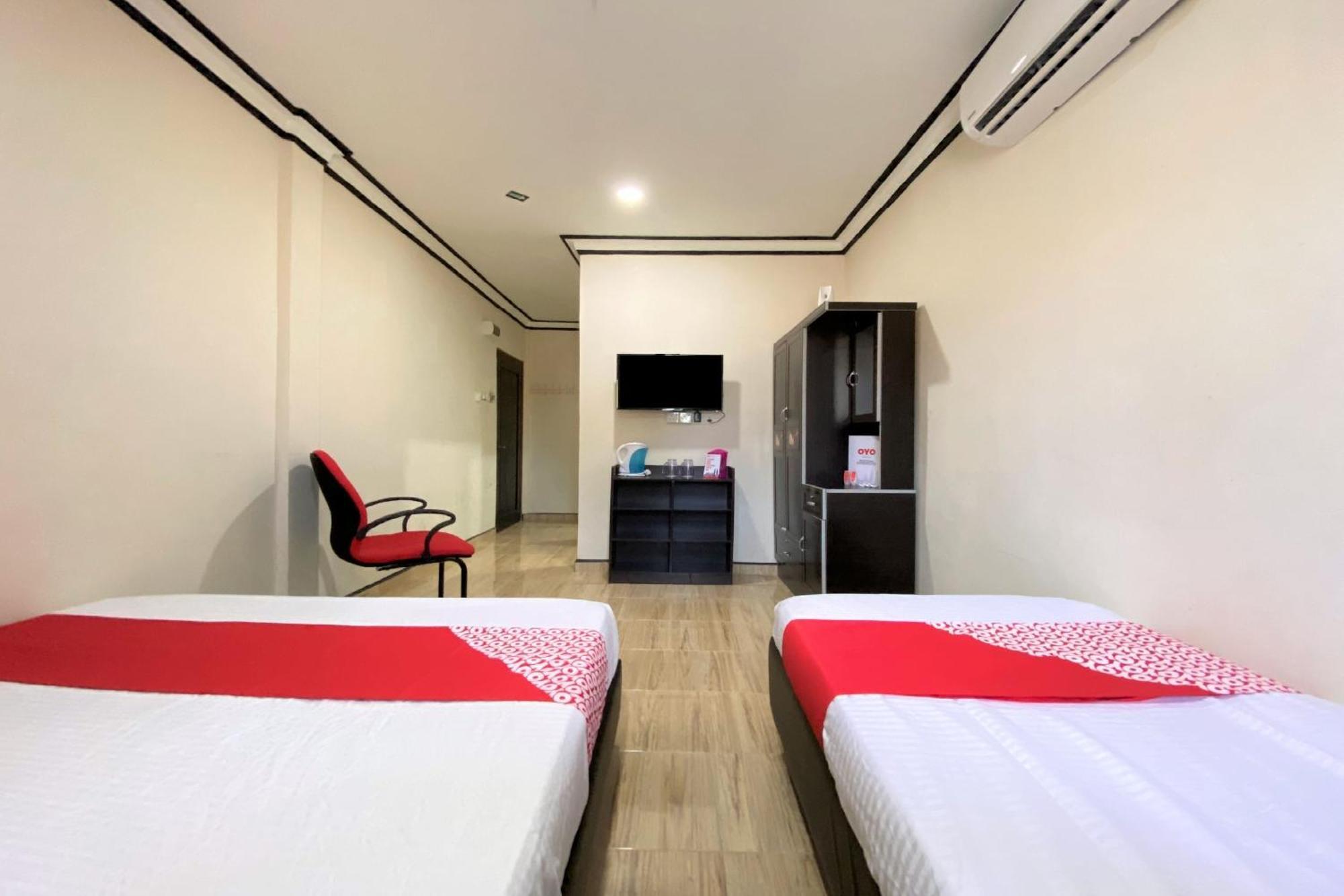 Oyo 90205 Bayu Sintok Motel Changlun Buitenkant foto