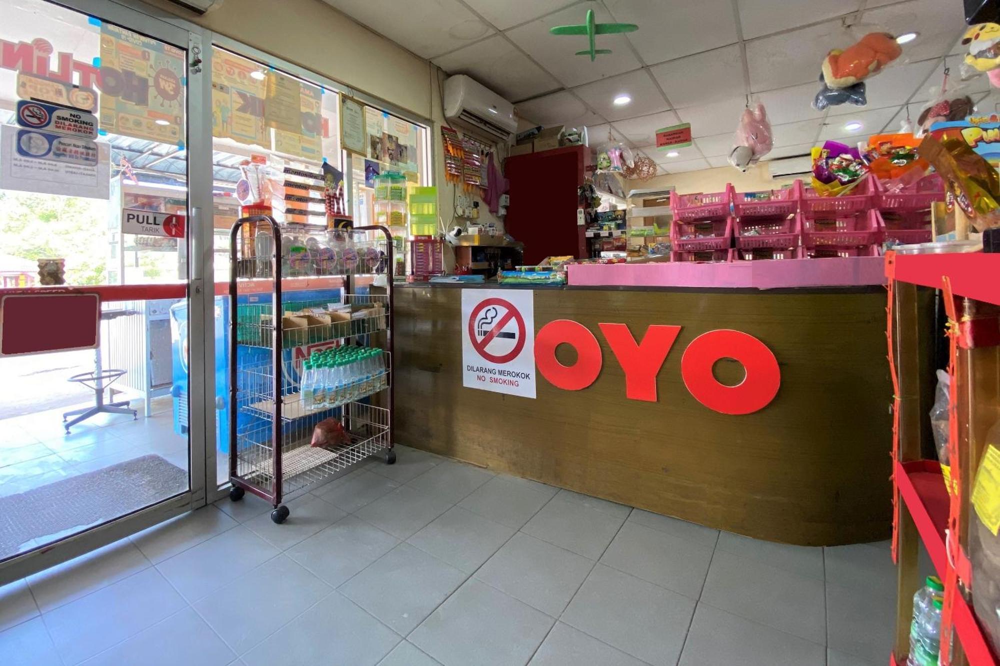 Oyo 90205 Bayu Sintok Motel Changlun Buitenkant foto