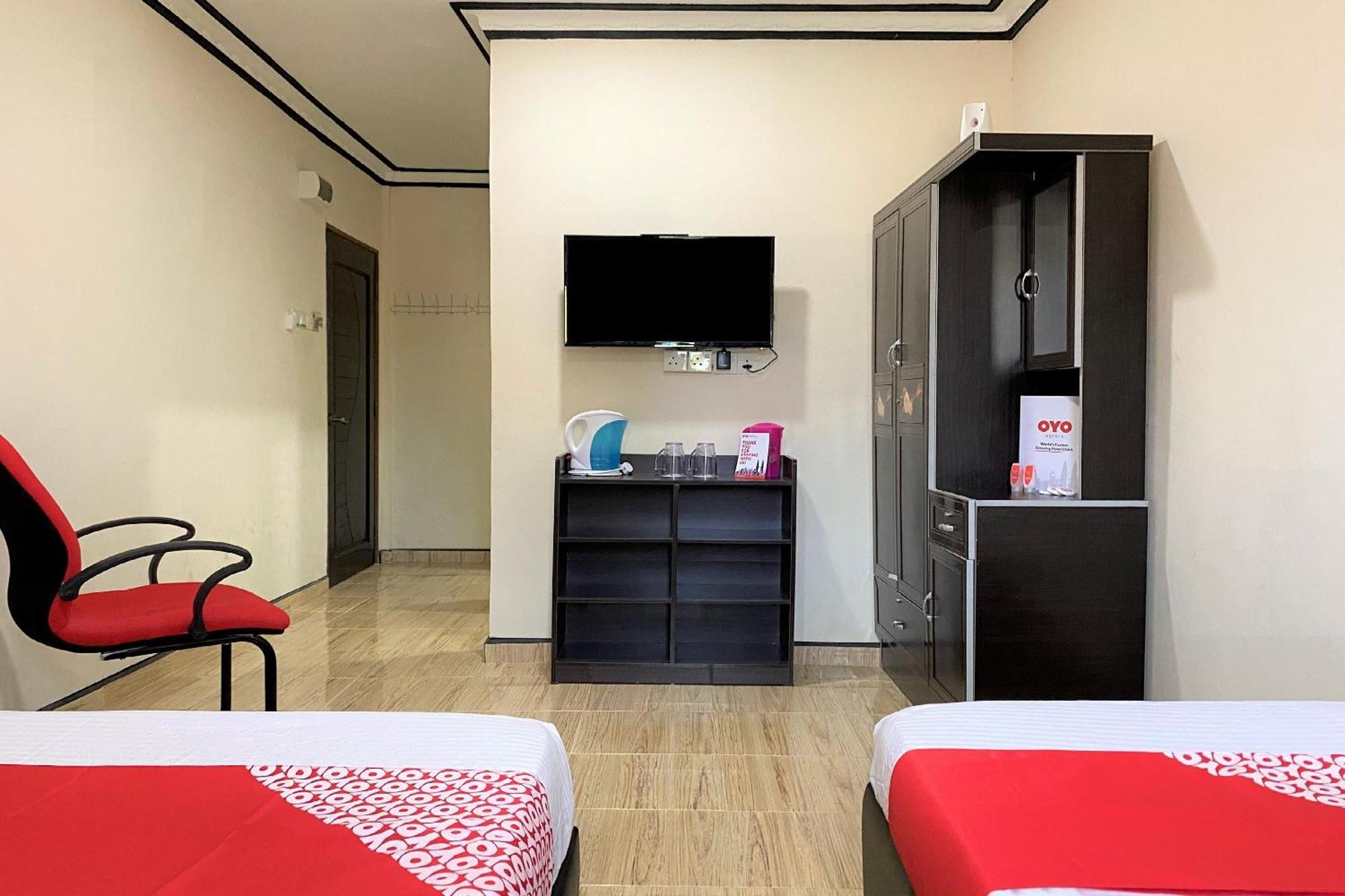 Oyo 90205 Bayu Sintok Motel Changlun Buitenkant foto