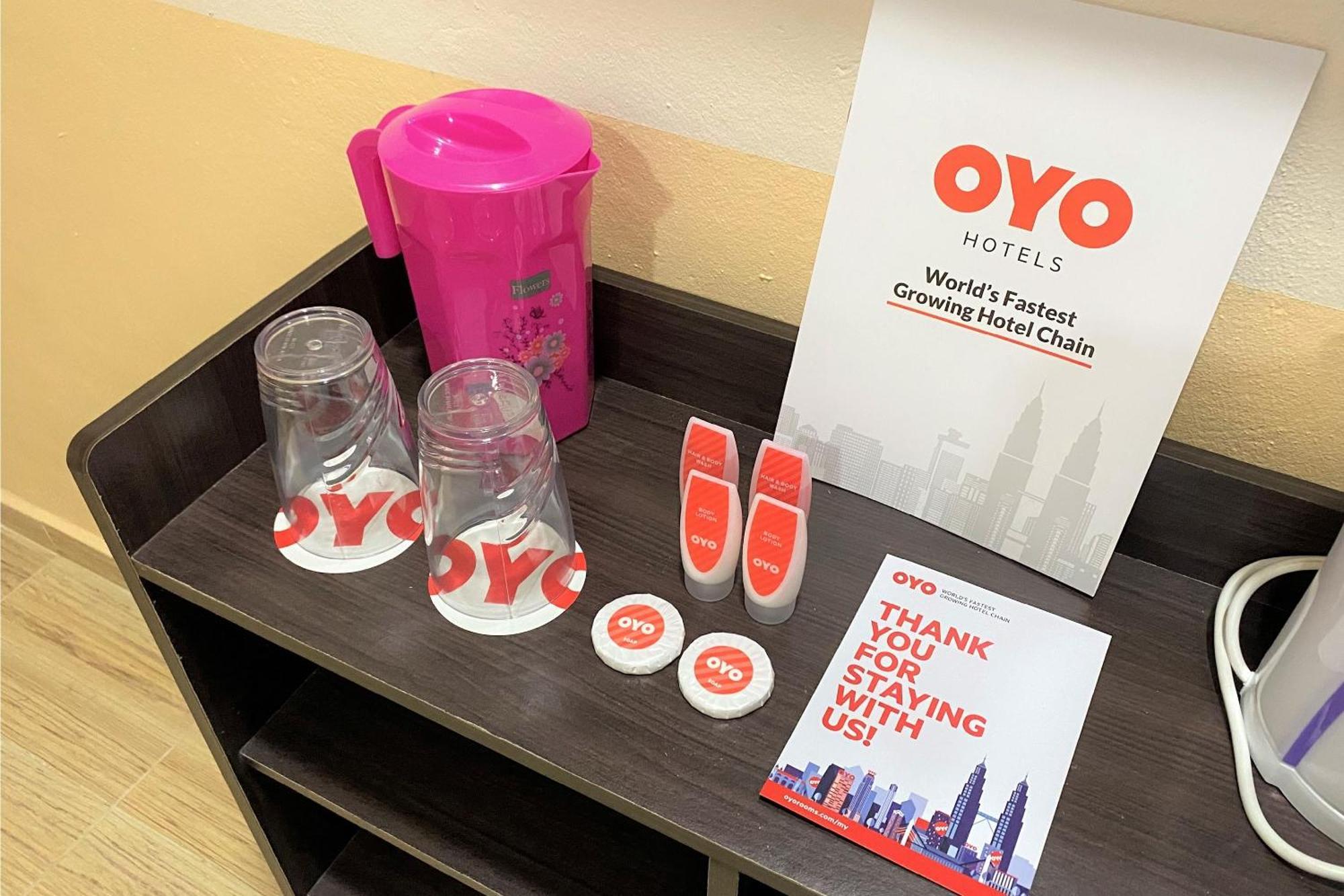 Oyo 90205 Bayu Sintok Motel Changlun Buitenkant foto
