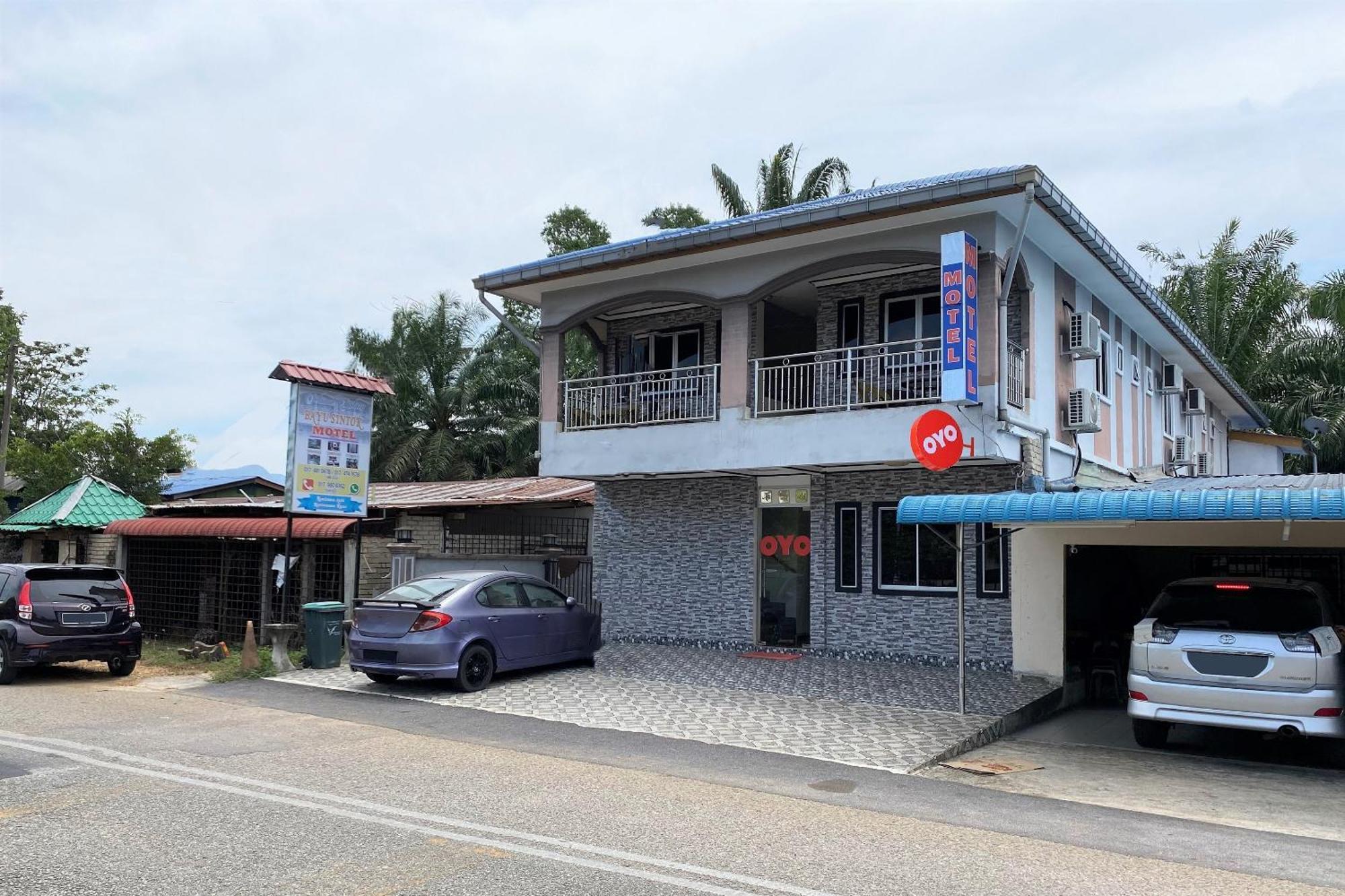 Oyo 90205 Bayu Sintok Motel Changlun Buitenkant foto