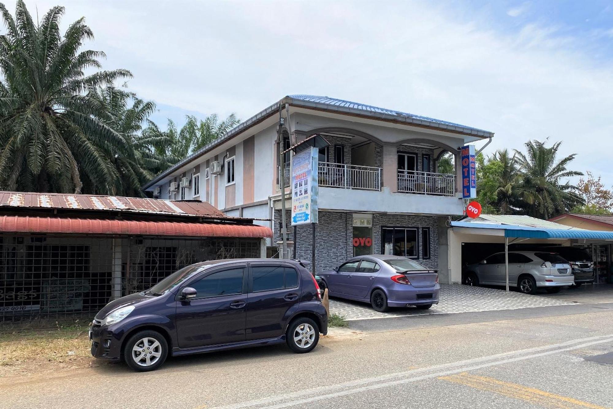 Oyo 90205 Bayu Sintok Motel Changlun Buitenkant foto
